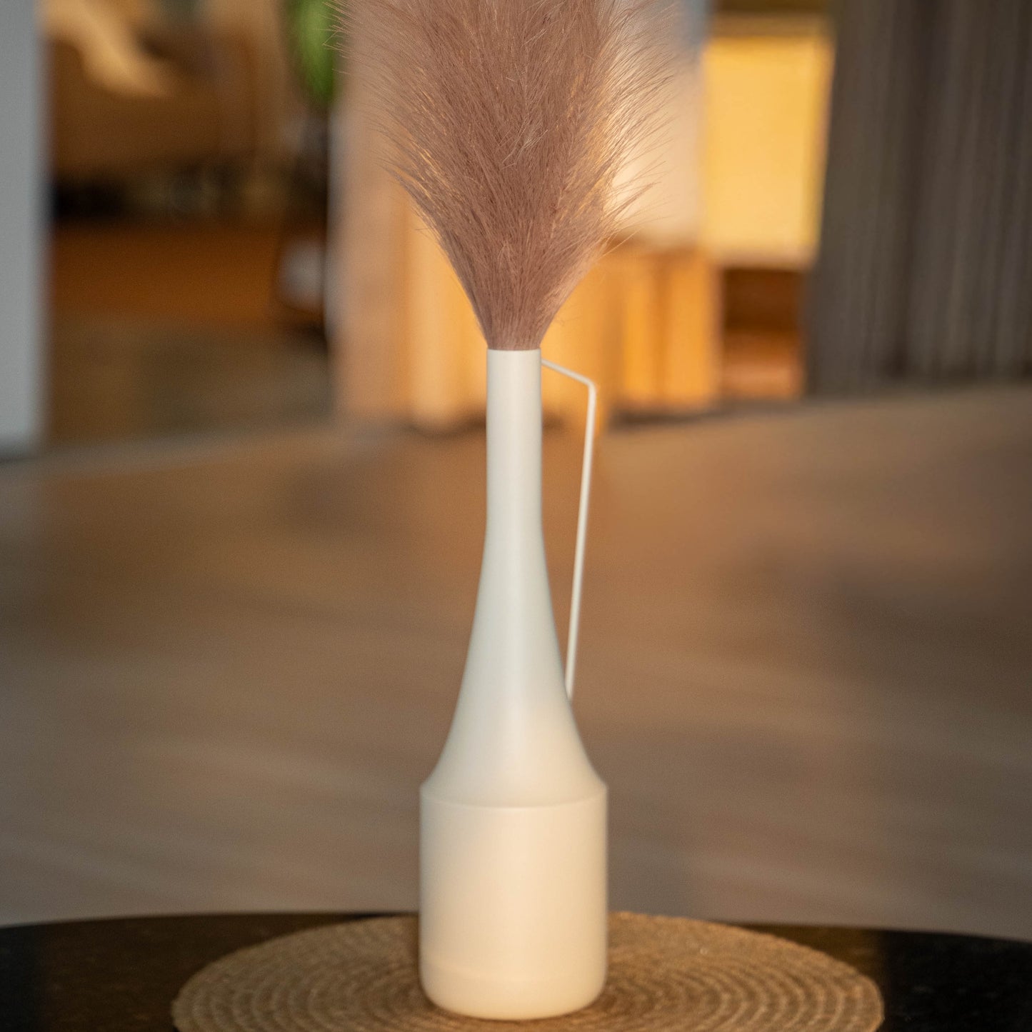 Aava Vase