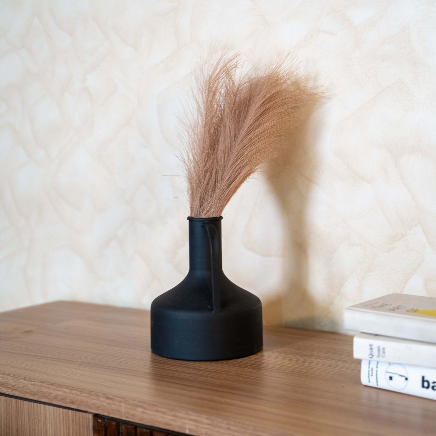 Kuro Metal Accent Piece