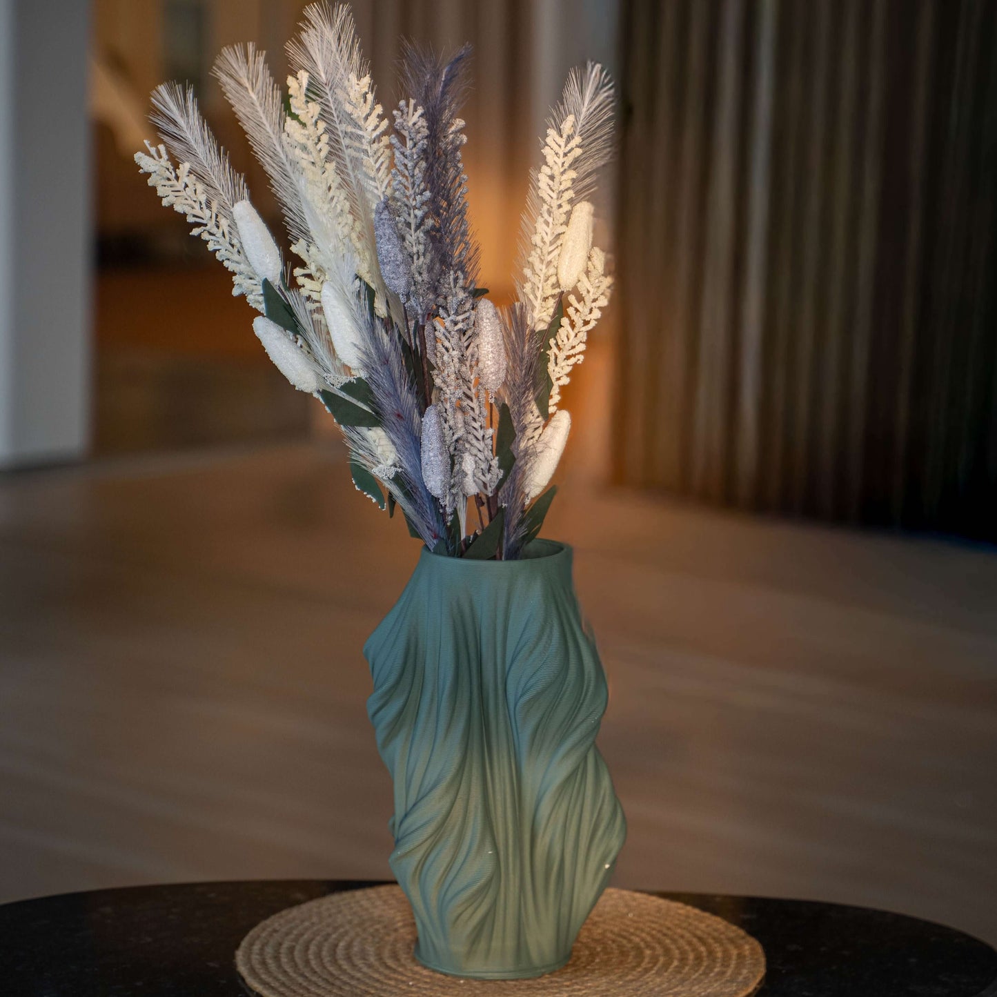 Thessa Flow Vase