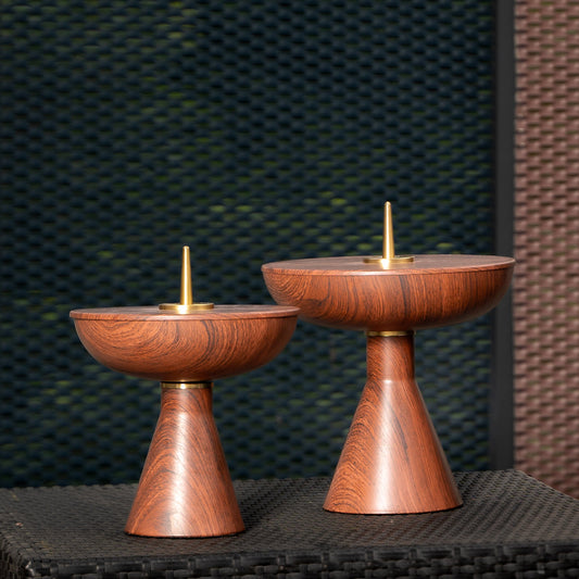 Iris Woodgrain Centerpiece Set with Brass Finial