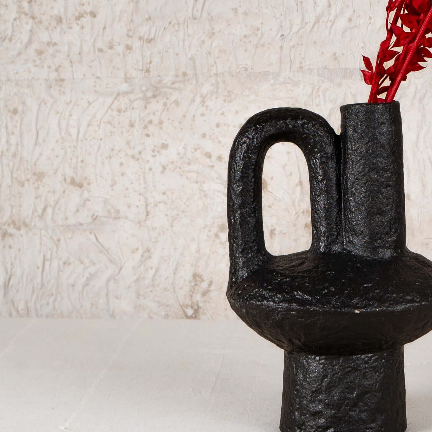 Obsidian Loop Ceramic Vase 