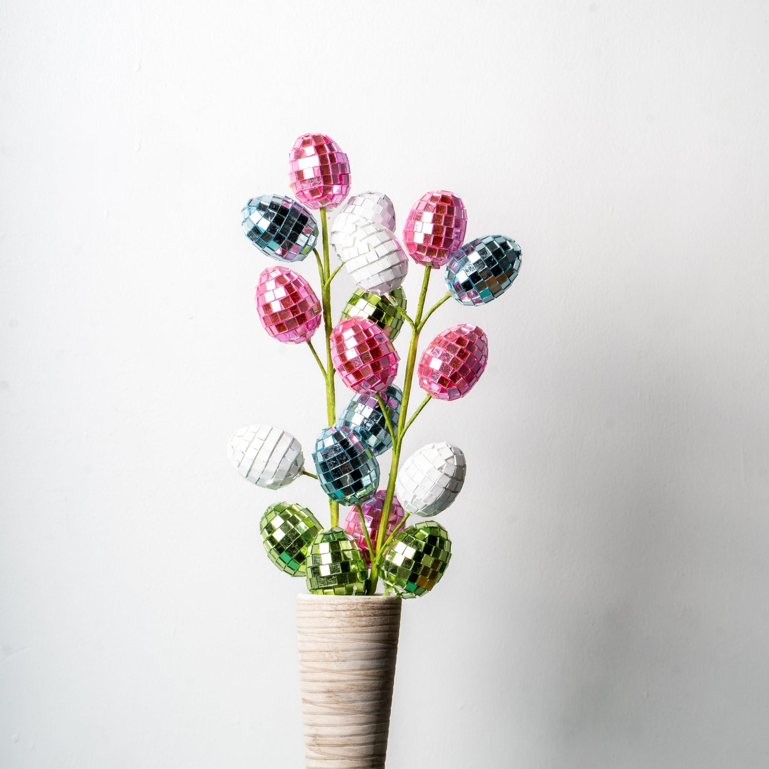 Pixel Petals – mirrored flower