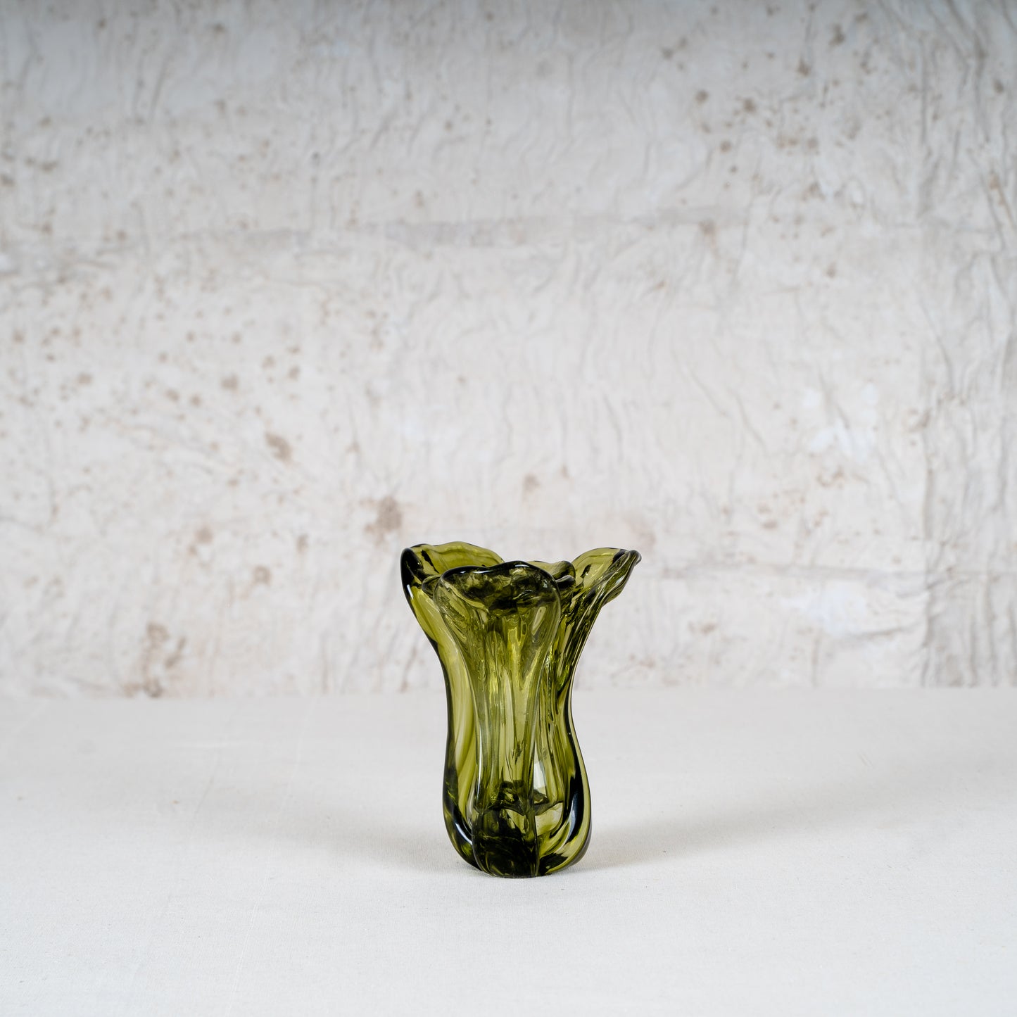 Dyara Glass Tabletop