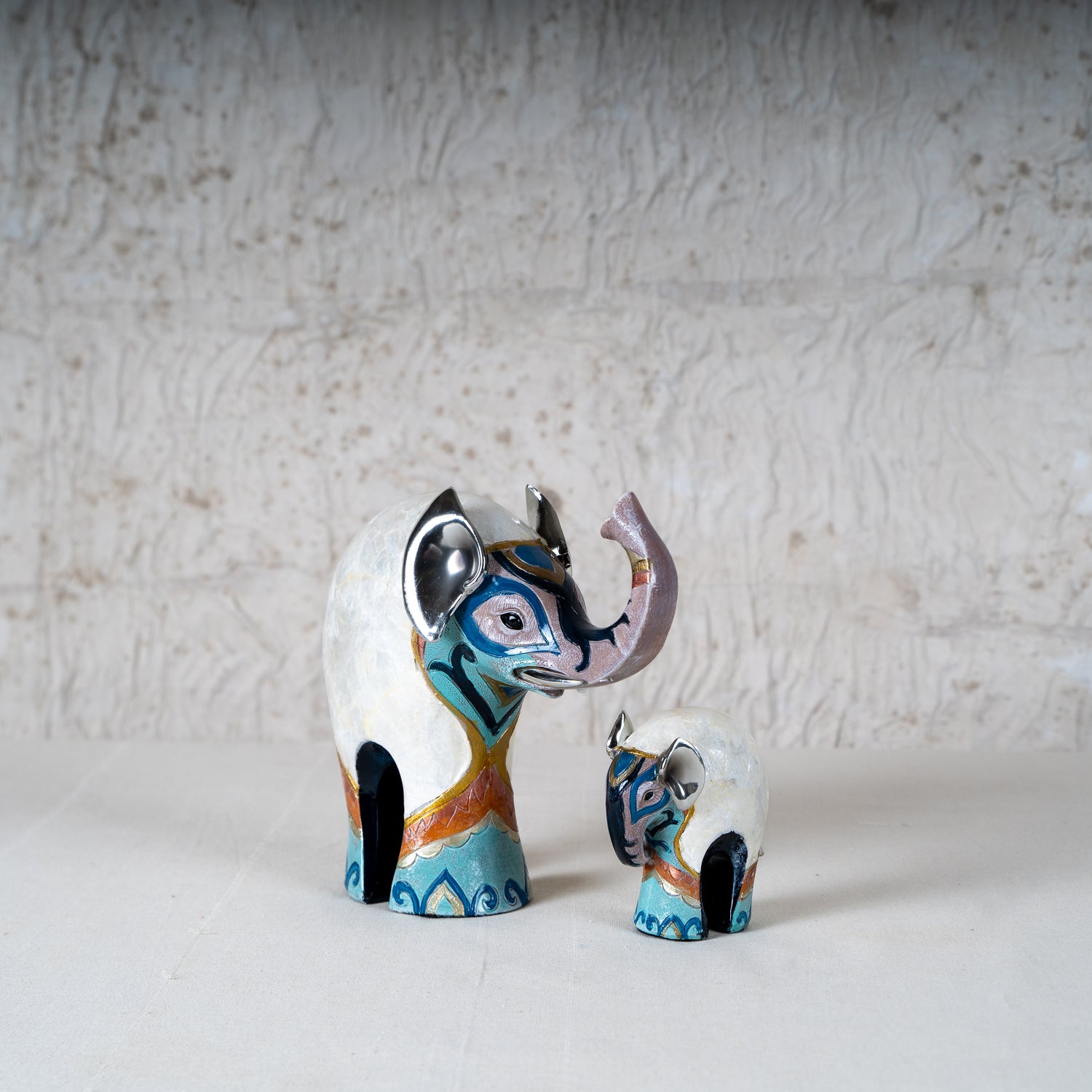 Regal Harmony Elephant Duo – Decorative Elephant Figurines - Set of 2