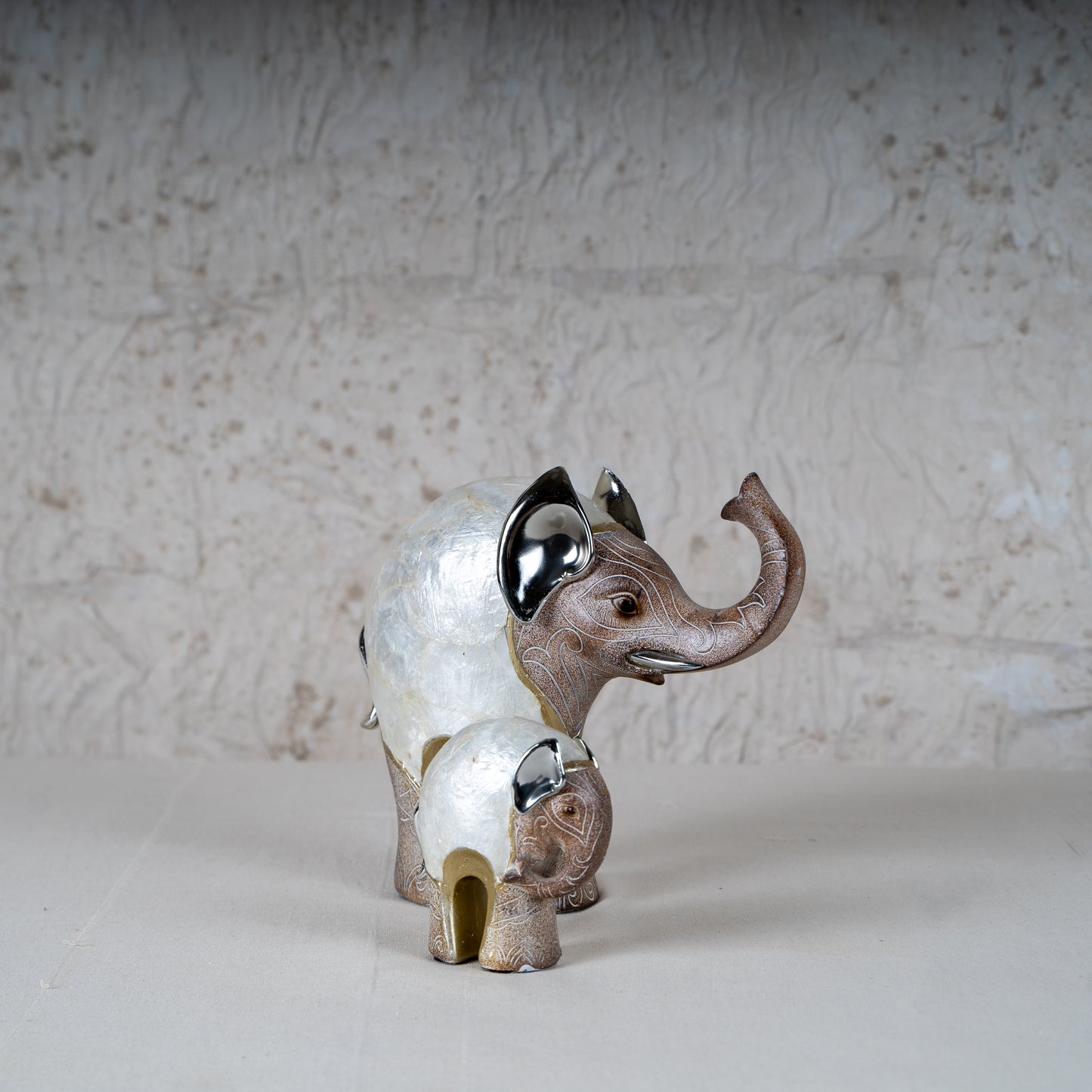 Regal Harmony Elephant Duo – Decorative Elephant Figurines - Set of 2