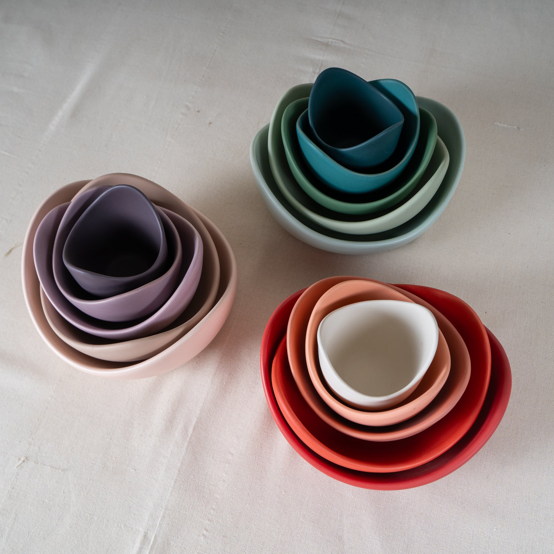 Rosette Nesting Bowl Set – Set of 5